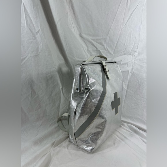 HTF Genuine The Prepster Emergency Backpack fireproof silver metallic - Picture 5 of 16